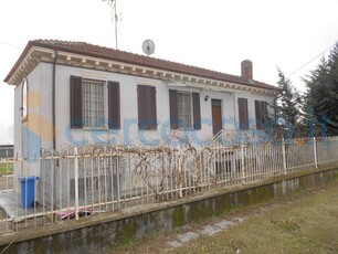 Villa in ottime condizioni, in vendita in Strada Vecchia Per Vercelli, Casale Monferrato