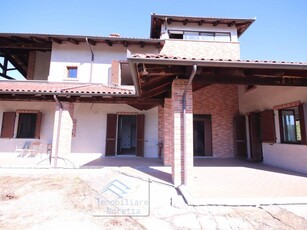 Villa in vendita a Alba
