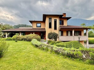 Villa in vendita a Borgofranco D'Ivrea