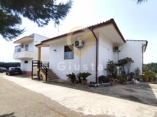 Villa in vendita a Brindisi