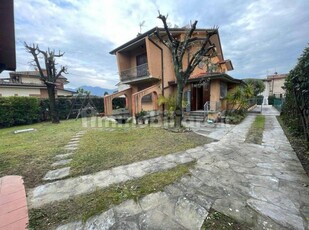 Villa in vendita a Forte Dei Marmi