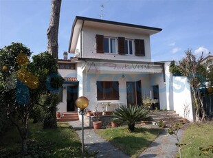 Villa in vendita a Forte Dei Marmi