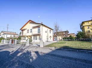 Villa in vendita a Pieve Di Cento