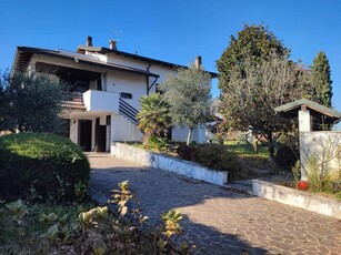 Villa in vendita a Usmate Velate