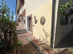 Villa in vendita a Viareggio