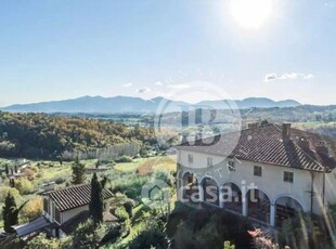 Villa in Vendita in a Lucca