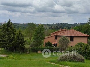 Villa in Vendita in a Siena