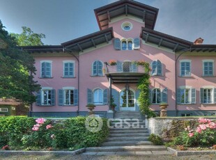 Villa in Vendita in a Verbania