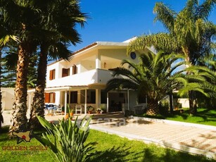 Villa in Vendita in Traversa renella a Siracusa