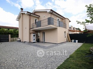 Villa in Vendita in Via dei Bocchi 316 a Capannori