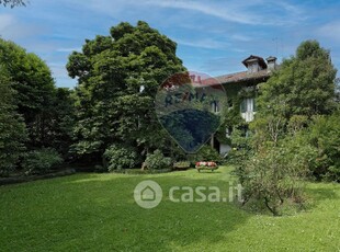 Villa in Vendita in Via del Pozzo 4 a Bellagio
