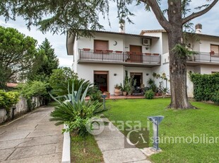 Villa in Vendita in Via Gallura a Grosseto