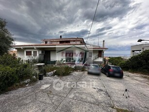 Villa in Vendita in Via siracusa a Siracusa