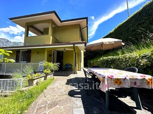 Villa in Vendita in Viale San Ambrogio a Oliveto Lario