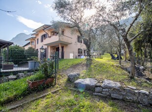 Villa in vendita, Oliveto Lario vassena