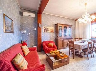 VILLA INDIPENDENTE CON AMPIO GIARDINO PRIVATO!!!