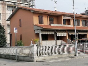 Villetta a schiera in Affitto in Via Ugo Foscolo 38 a Rivolta d'Adda