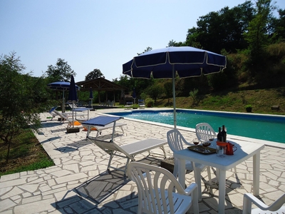 Appartamento con terrazza a bordo piscina - 1.5km da Fauglia