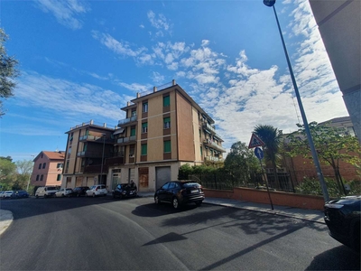 Rif. 154CV ANCONA appartamento in via Pesaro