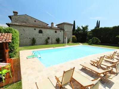 Accogliente casa a Rapolano Terme con piscina