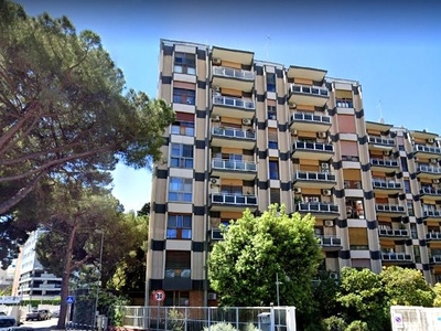 Appartamento di 6 vani /220 mq a Bari - Picone