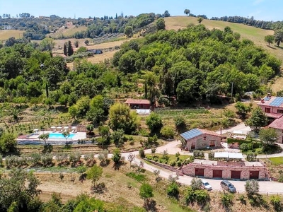 Casa a Gubbio con piscina e barbecue