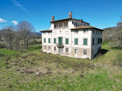 Villa di prestigio - Da ristrutturare a Nord, Lucca