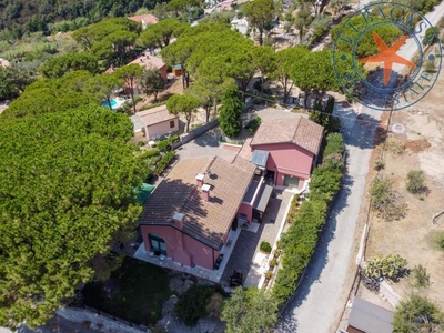 villa in vendita a Campo nell'Elba