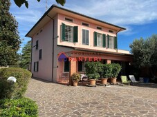 Villa in vendita a Capannori stradone di Camigliano, 94