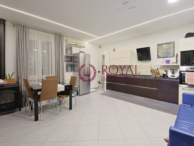 Quadrilocale in Via Maggi, Livorno, 1 bagno, 96 m², 3° piano