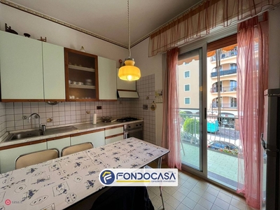 Appartamento in Affitto in Via Clavesana a Andora