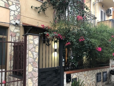 Appartamento in Affitto in Via Salvatore Fragapane 61 a Palermo