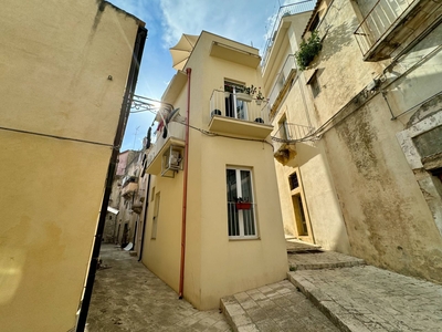 Appartamento indipendente in vendita a Ragusa - Zona: Ibla