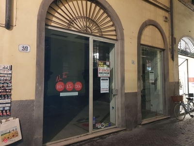 Capannone in Affitto in Piazza Napoleone a Lucca