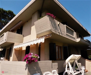 Casa Bi/Trifamiliare in Affitto in Via Duca D'Aosta 20 a Forte dei Marmi