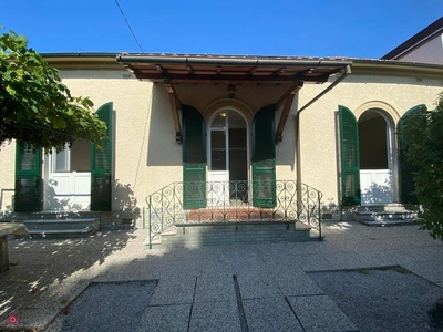 Casa indipendente in Affitto in Via Trento a Forte dei Marmi
