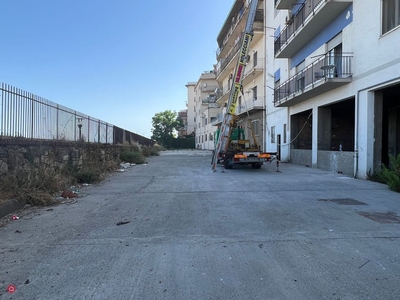 Negozio/Locale commerciale in Affitto in Via Industriale a Messina