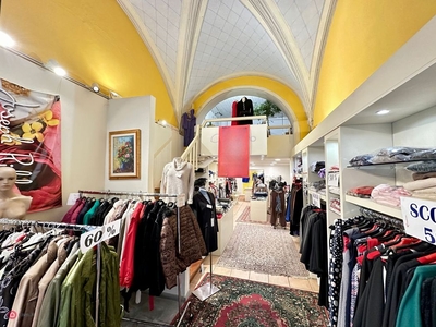 Negozio/Locale commerciale in Affitto in Via San Martino 85 a Pisa