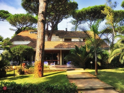 Villa in Affitto in Via l'Ardenza a Fiumicino