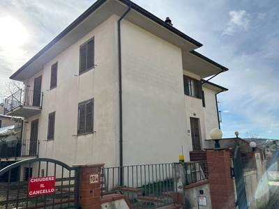 Appartamento in in vendita da privato a Foligno via Rocca dei Trinci, 10