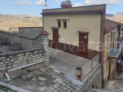 Appartamento in in vendita da privato a Mezzojuso via Simone Cuccia, 105