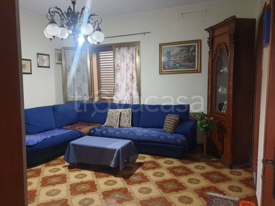 Appartamento in in vendita da privato ad Adrano via San Pietro, 68