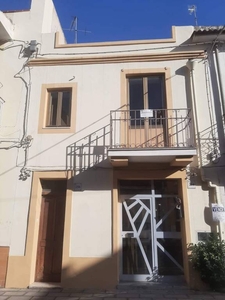 Appartamento in vendita a Barcellona Pozzo di Gotto via Giacomo Medici