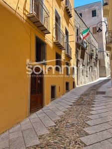 Appartamento in vendita a Cagliari via Corte d'appello, 83