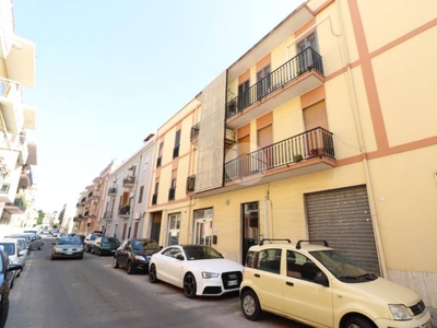 Appartamento in vendita a Cagliari via famagosta, 64