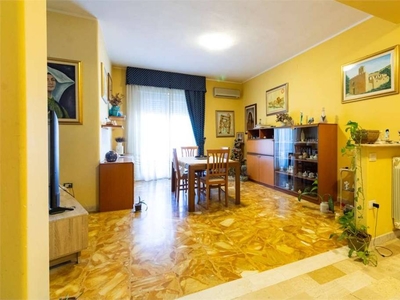 Appartamento in vendita a Cagliari via La Vega, 00