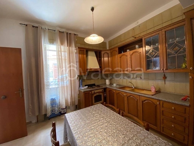 Appartamento in vendita a Campofelice di Roccella via Vittorio Emanuele, 50