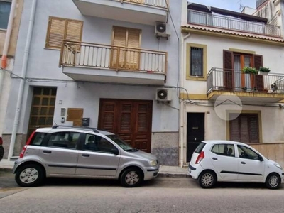 Appartamento in vendita a Carini via Rosolino Pilo, 9