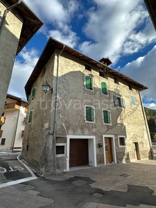 Appartamento in vendita a Carisolo piazza II Maggio