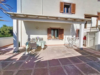 Appartamento in vendita a Castelsardo via Umbria, 27